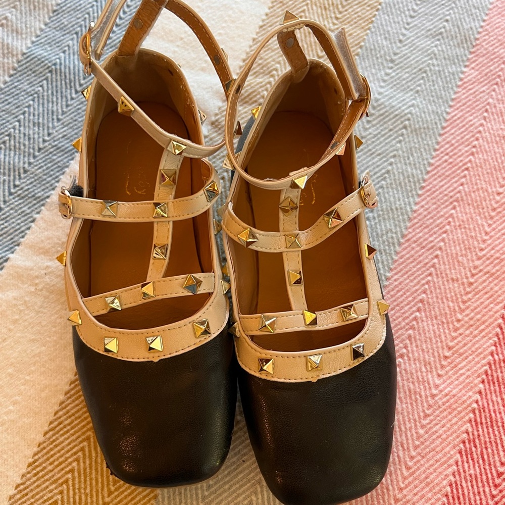 Dressy shoes
